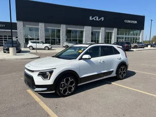 2023 Kia Niro EX Touring FWD photo