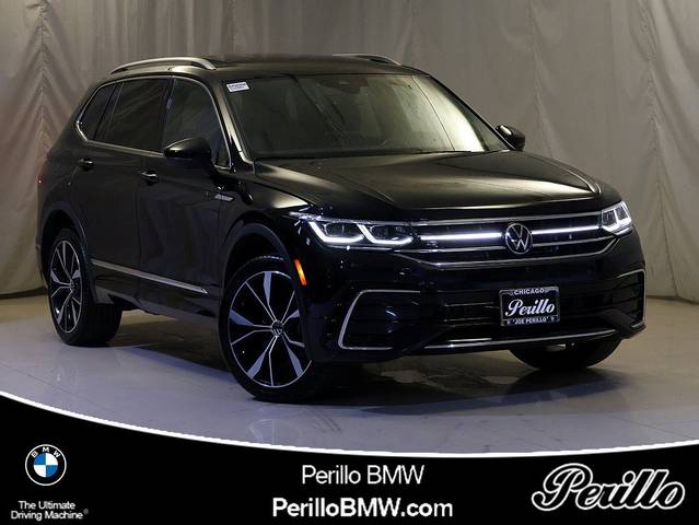 2023 Volkswagen Tiguan SEL R-Line AWD photo