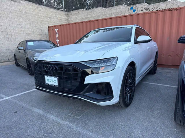 2023 Audi Q8 Premium Plus AWD photo