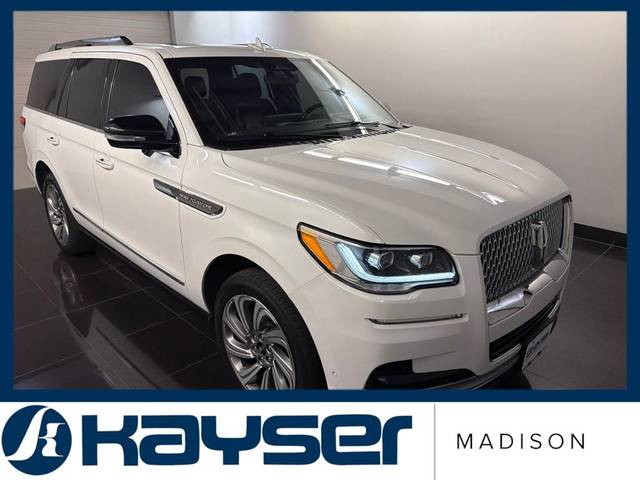 2022 Lincoln Navigator Reserve 4WD photo