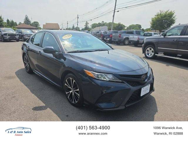 2020 Toyota Camry SE FWD photo