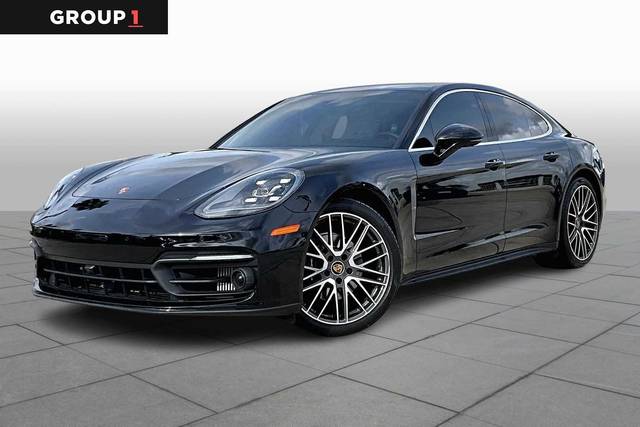 2023 Porsche Panamera  RWD photo