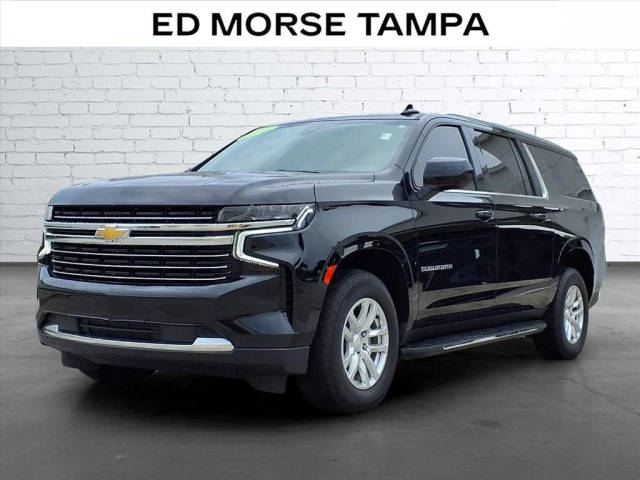 2022 Chevrolet Suburban LT 4WD photo