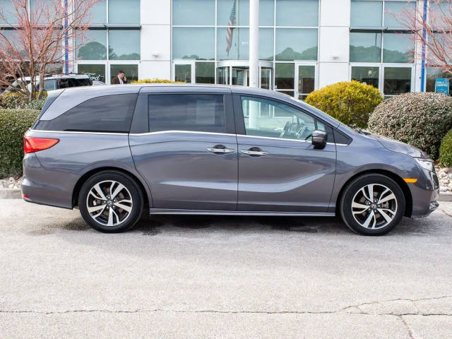 2023 Honda Odyssey Touring FWD photo