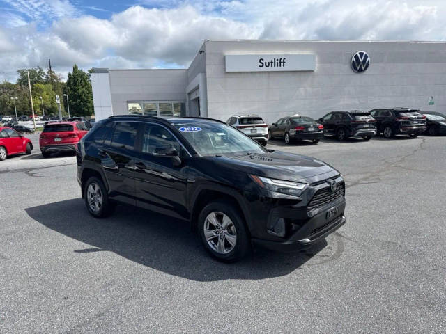 2022 Toyota RAV4 XLE AWD photo