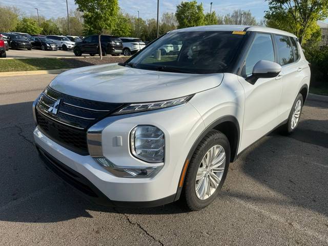 2023 Mitsubishi Outlander ES AWD photo