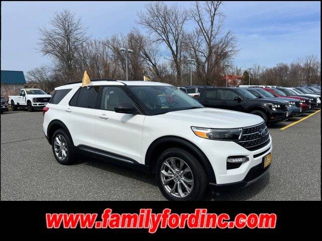 2023 Ford Explorer XLT 4WD photo