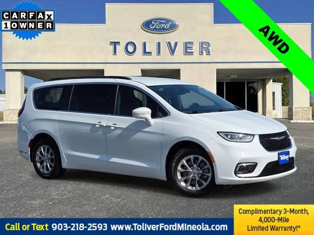 2022 Chrysler Pacifica Minivan Touring L AWD photo