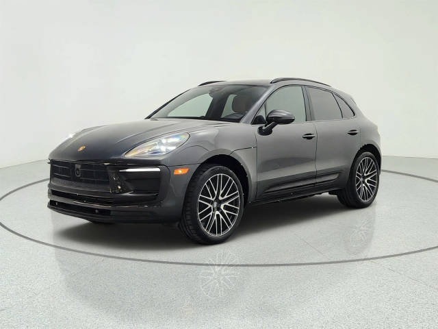 2023 Porsche Macan AWD photo