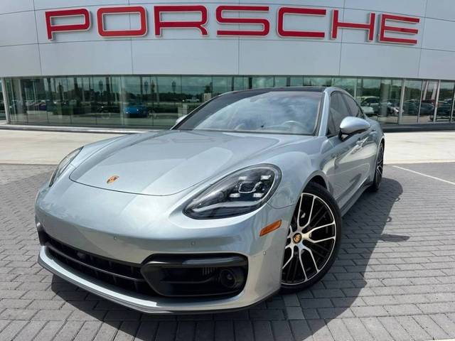 2023 Porsche Panamera  RWD photo