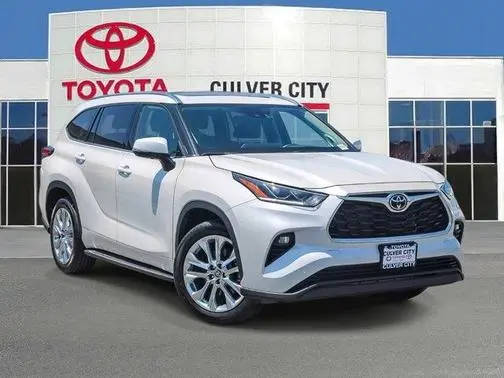 2023 Toyota Highlander Limited FWD photo