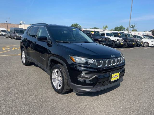 2022 Jeep Compass Latitude 4WD photo
