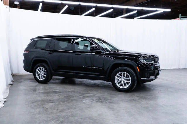 2023 Jeep Grand Cherokee L Laredo 4WD photo