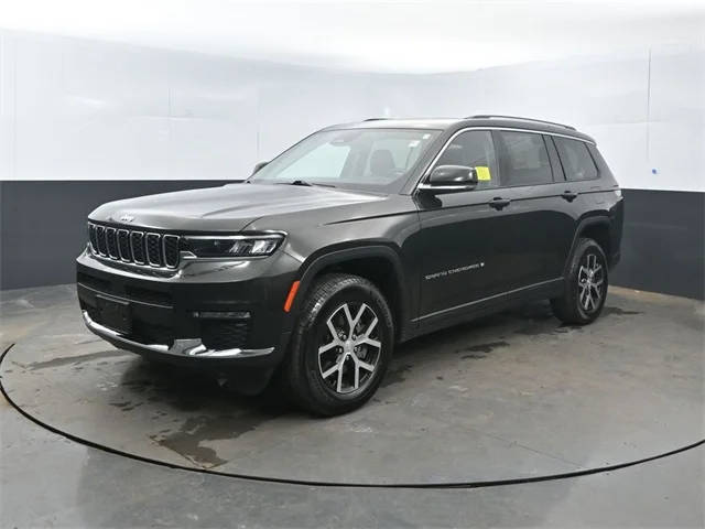 2023 Jeep Grand Cherokee L Limited 4WD photo