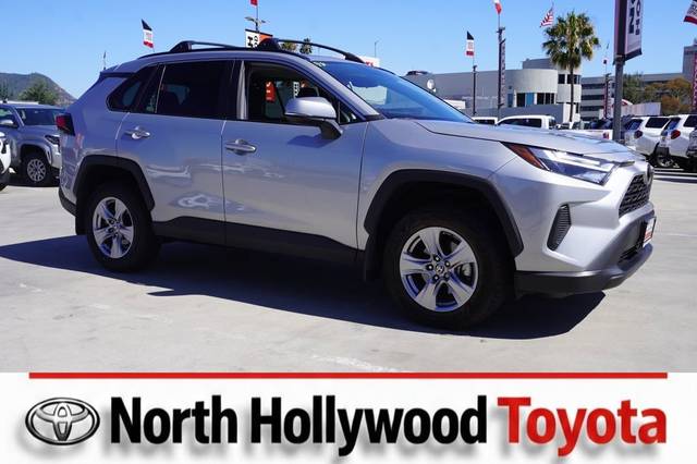 2023 Toyota RAV4 XLE FWD photo