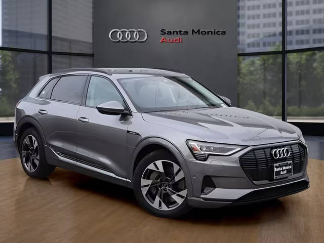 2023 Audi e-tron Premium AWD photo