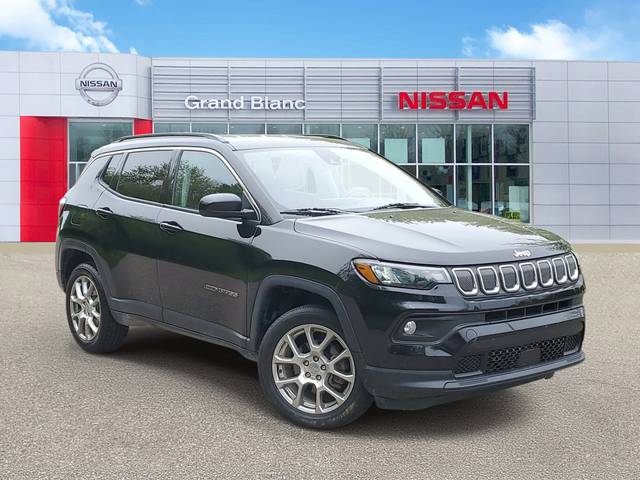 2022 Jeep Compass Latitude Lux 4WD photo