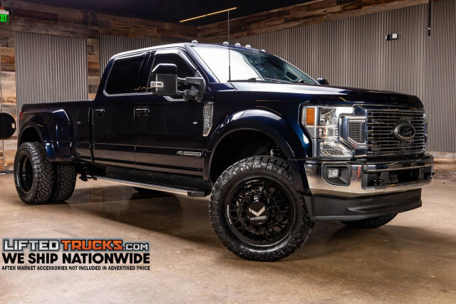 2022 Ford F-450 Super Duty LARIAT 4WD photo