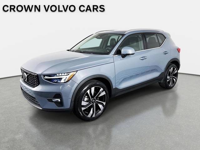 2023 Volvo XC40 Plus Bright Theme AWD photo