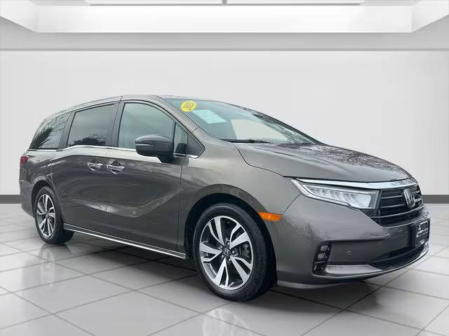 2023 Honda Odyssey Touring FWD photo