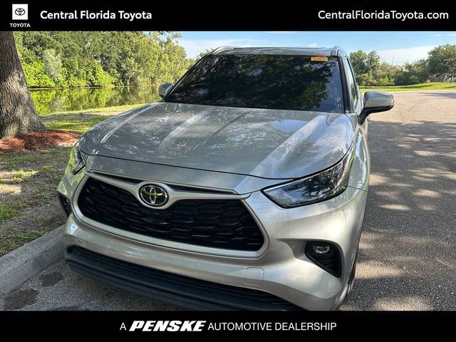 2023 Toyota Highlander XLE FWD photo