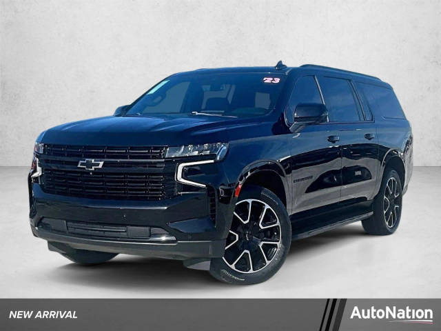 2023 Chevrolet Suburban RST RWD photo