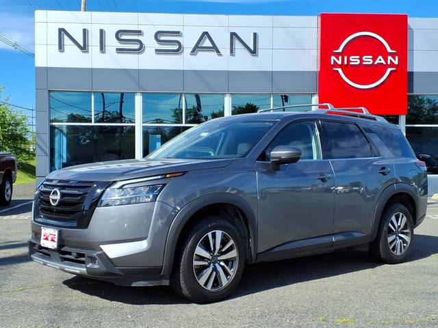 2023 Nissan Pathfinder SL 4WD photo