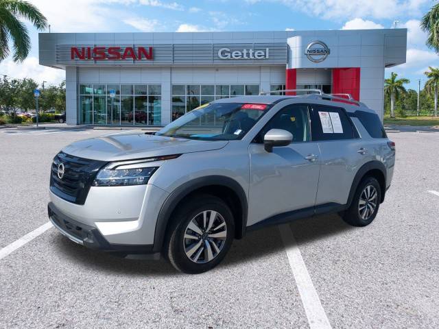 2023 Nissan Pathfinder SL FWD photo