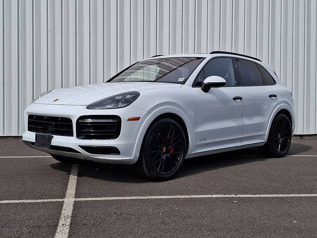 2023 Porsche Cayenne GTS AWD photo