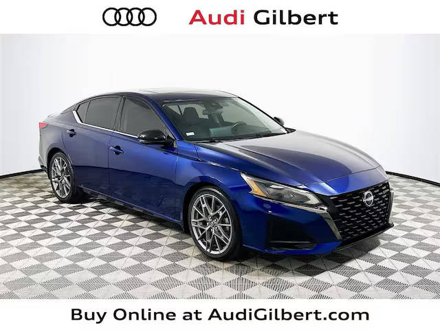 2023 Nissan Altima 2.0 SR FWD photo