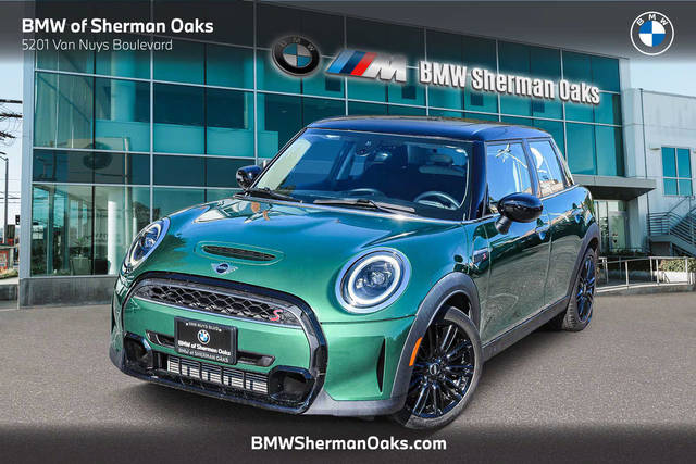 2023 MINI Hardtop 4 Door Cooper S FWD photo