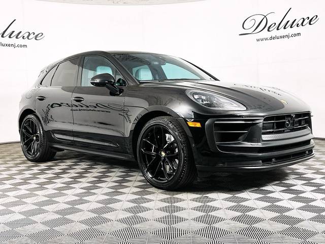 2023 Porsche Macan GTS AWD photo