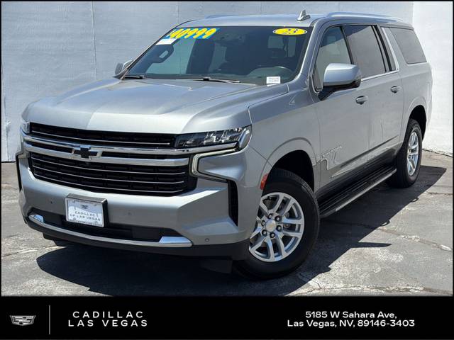 2023 Chevrolet Suburban LT 4WD photo