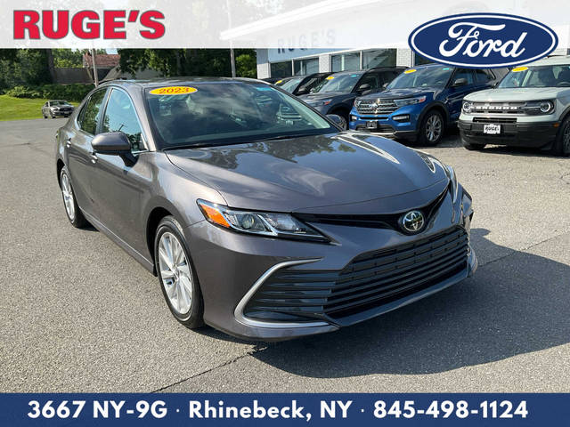 2023 Toyota Camry LE FWD photo