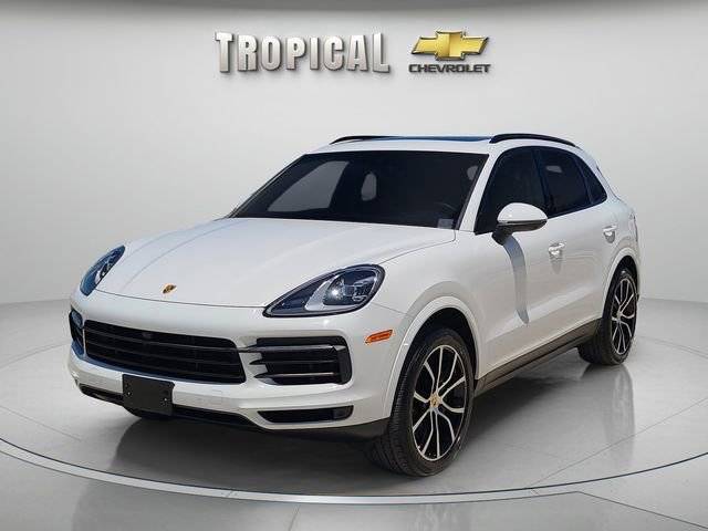2023 Porsche Cayenne Platinum Edition AWD photo