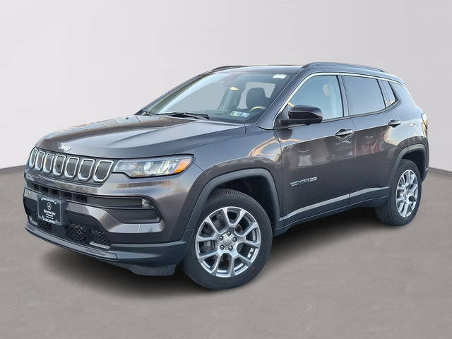 2022 Jeep Compass Latitude Lux 4WD photo