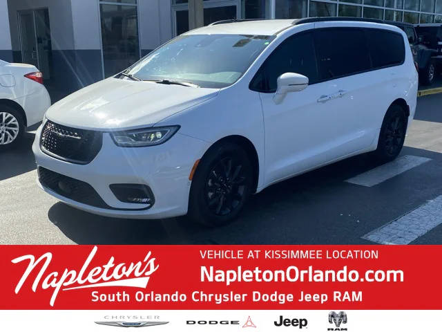 2022 Chrysler Pacifica Minivan Touring L FWD photo