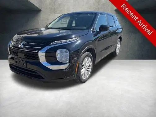 2023 Mitsubishi Outlander ES FWD photo