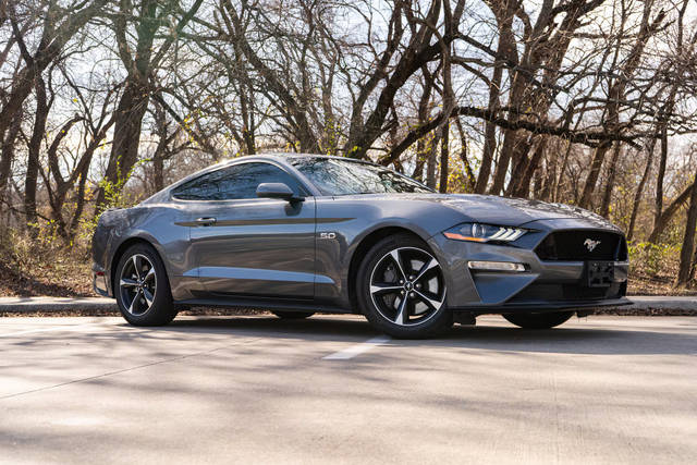 2022 Ford Mustang GT RWD photo