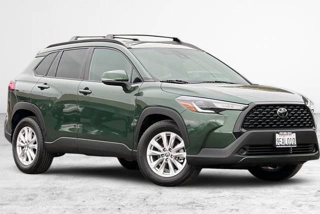 2022 Toyota Corolla Cross LE FWD photo