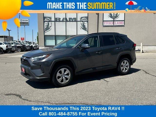 2023 Toyota RAV4 XLE AWD photo