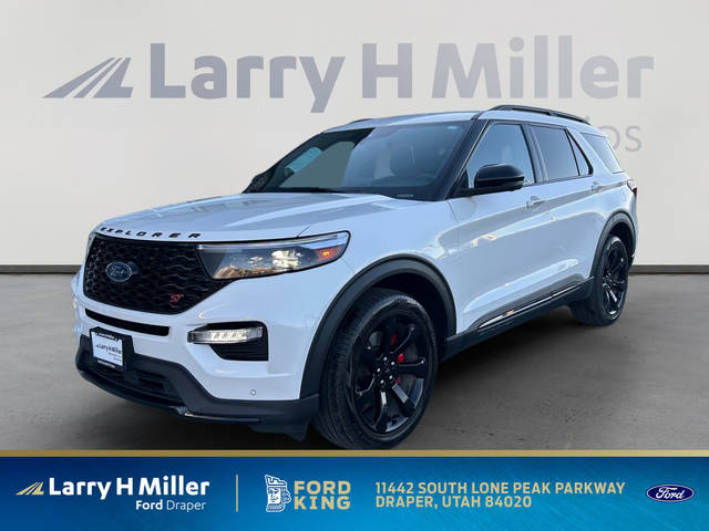 2022 Ford Explorer ST 4WD photo