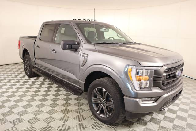 2023 Ford F-150 XLT 4WD photo