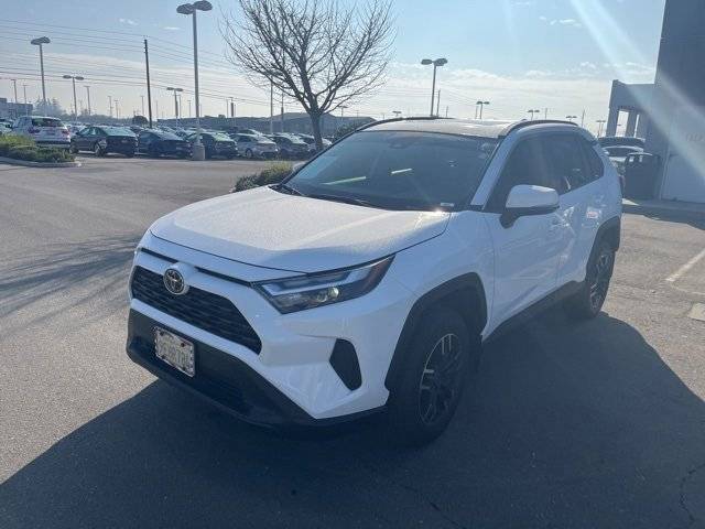 2023 Toyota RAV4 XLE FWD photo