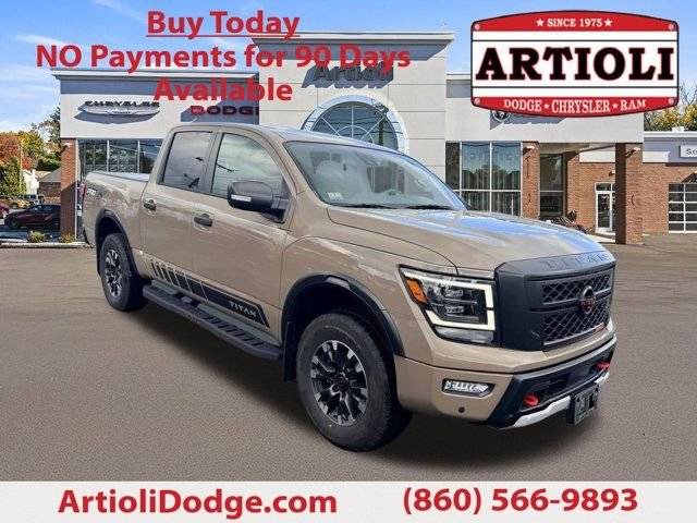 2023 Nissan Titan PRO-4X 4WD photo