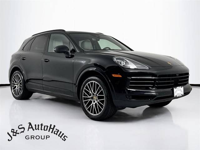 2023 Porsche Cayenne Platinum Edition AWD photo