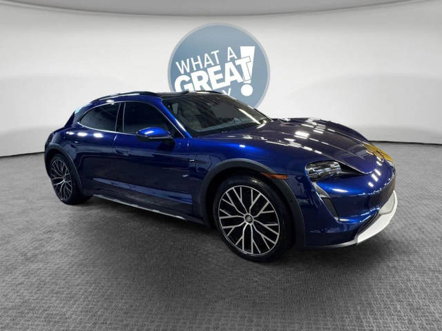 2022 Porsche Taycan 4 AWD photo