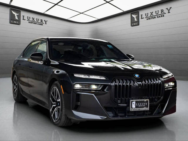2023 BMW 7 Series 760i xDrive AWD photo