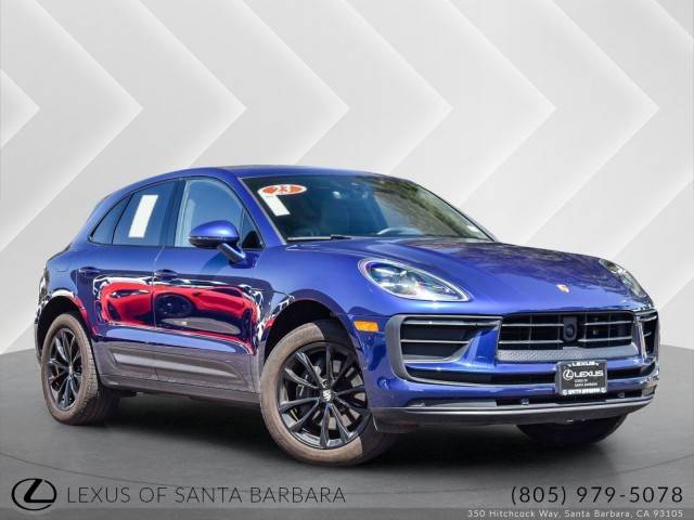 2023 Porsche Macan  AWD photo