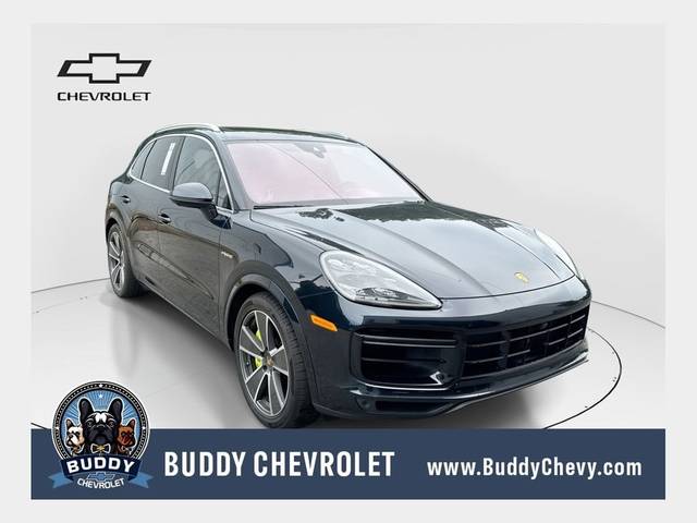 2023 Porsche Cayenne Turbo S E-Hybrid AWD photo